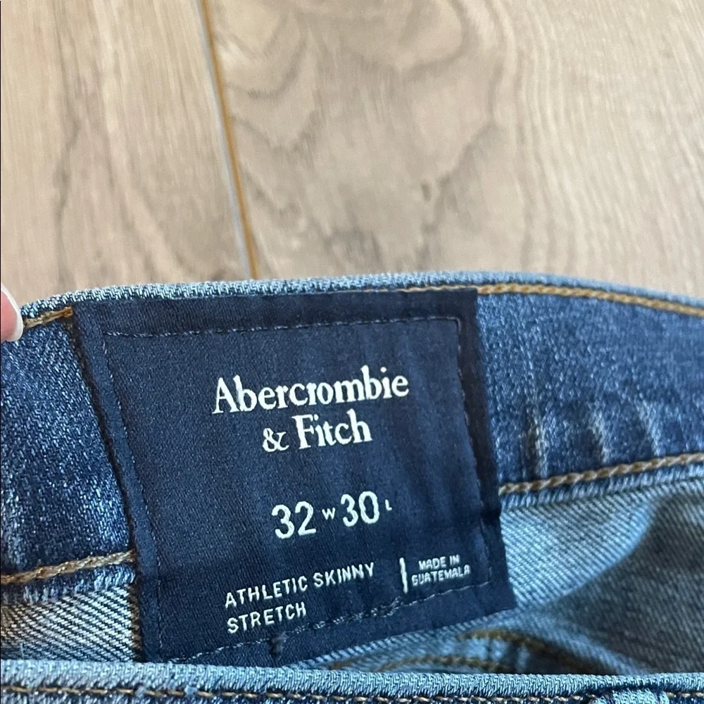 Abercrombie & Fitch Men's Ripped Denim Jeans
